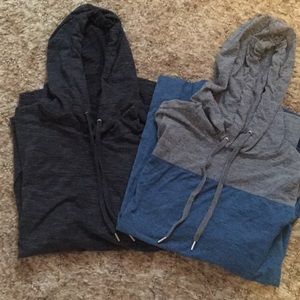 2 hooded long sleeve shirts